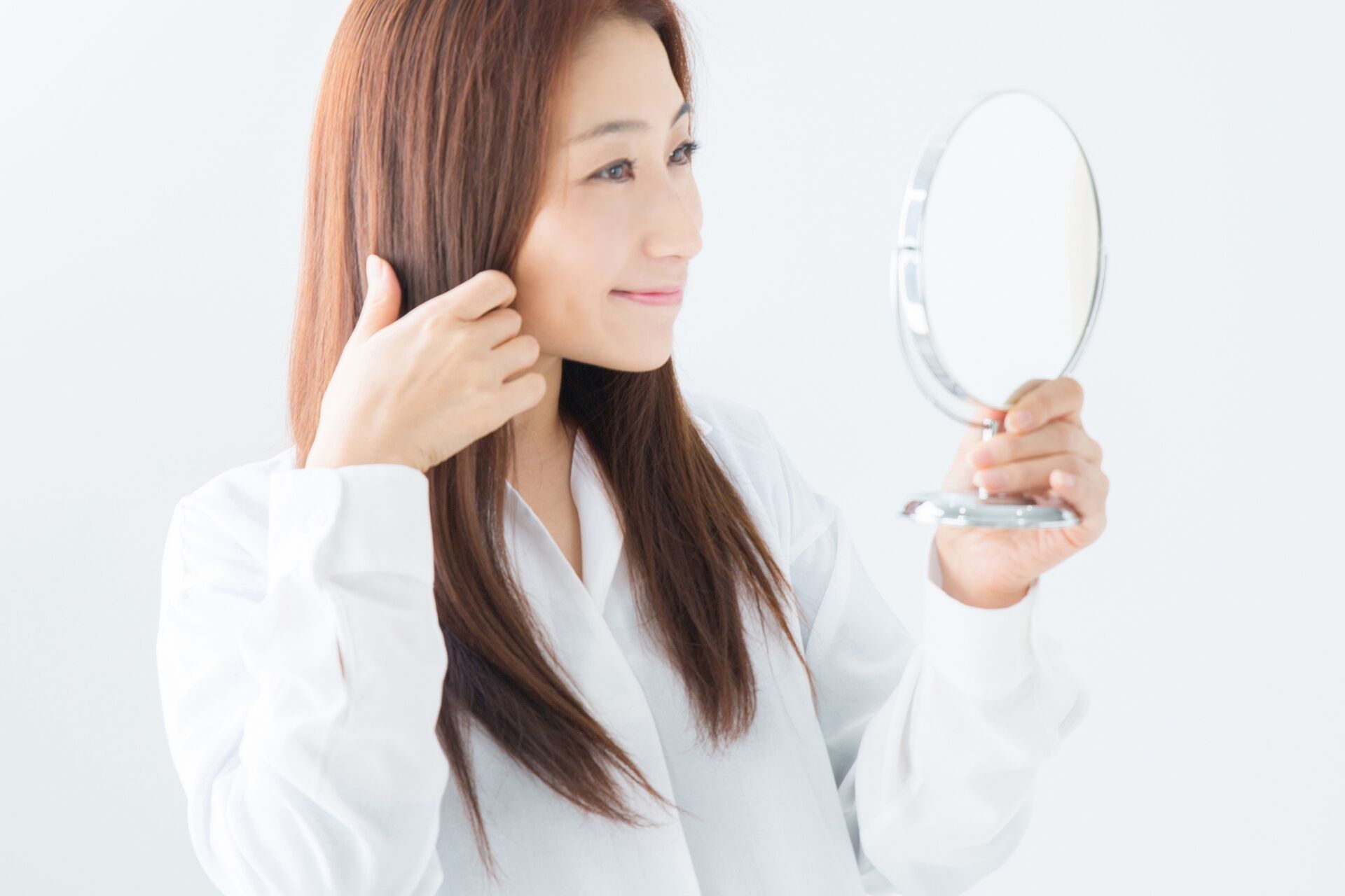 プロが教える美容室での白髪予防の最新アプローチ